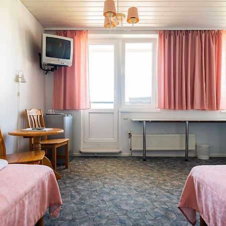 Staadioni Hotel Курессааре Экстерьер фото