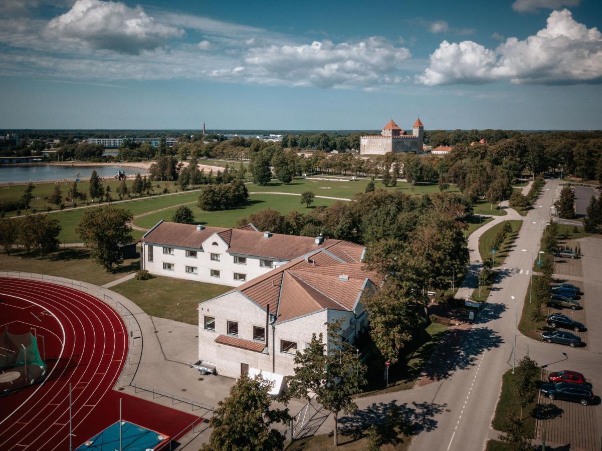 Staadioni Hotel Курессааре Экстерьер фото