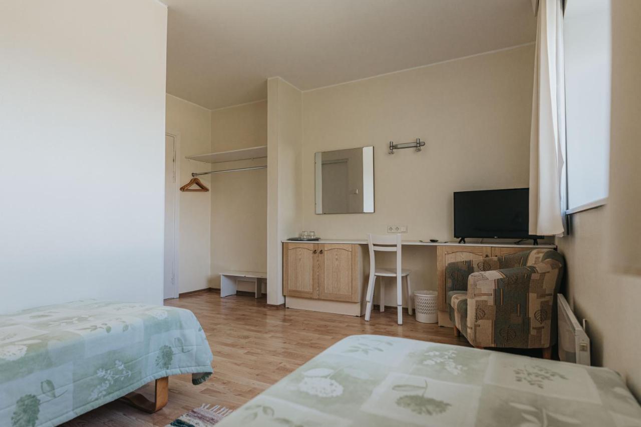 Staadioni Hotel Курессааре Экстерьер фото