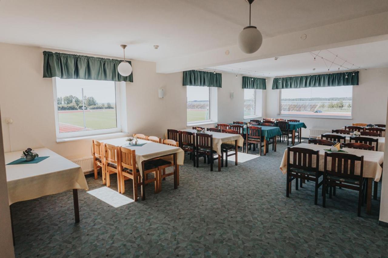 Staadioni Hotel Курессааре Экстерьер фото