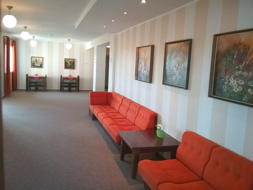 Staadioni Hotel Курессааре Экстерьер фото