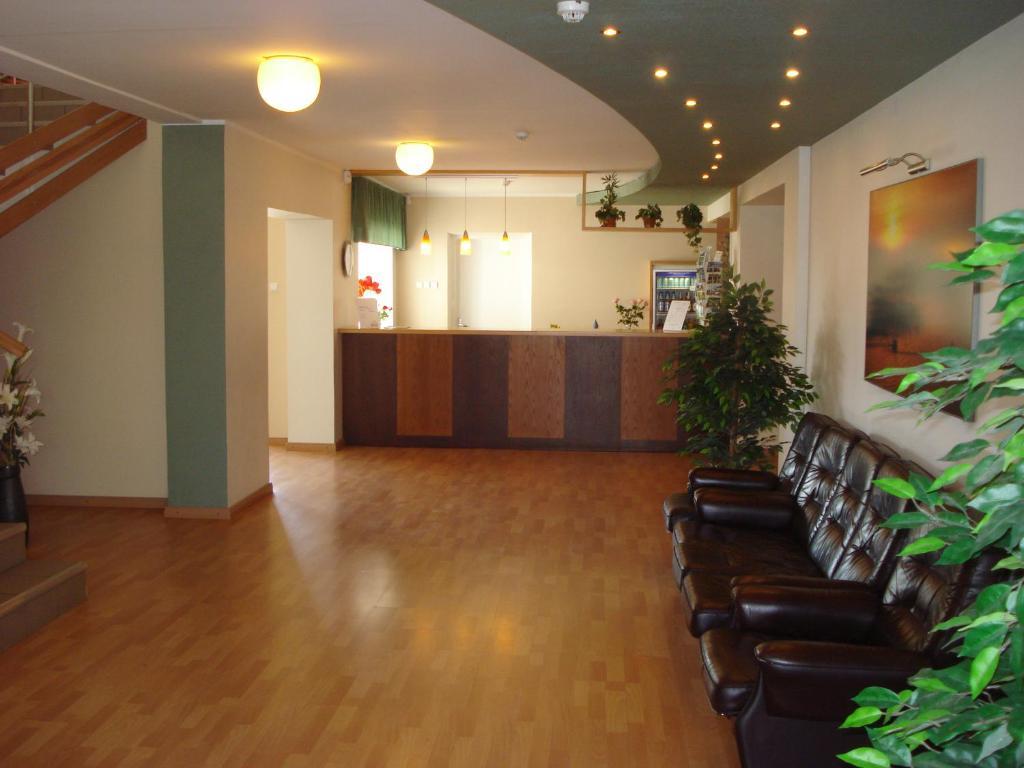 Staadioni Hotel Курессааре Экстерьер фото